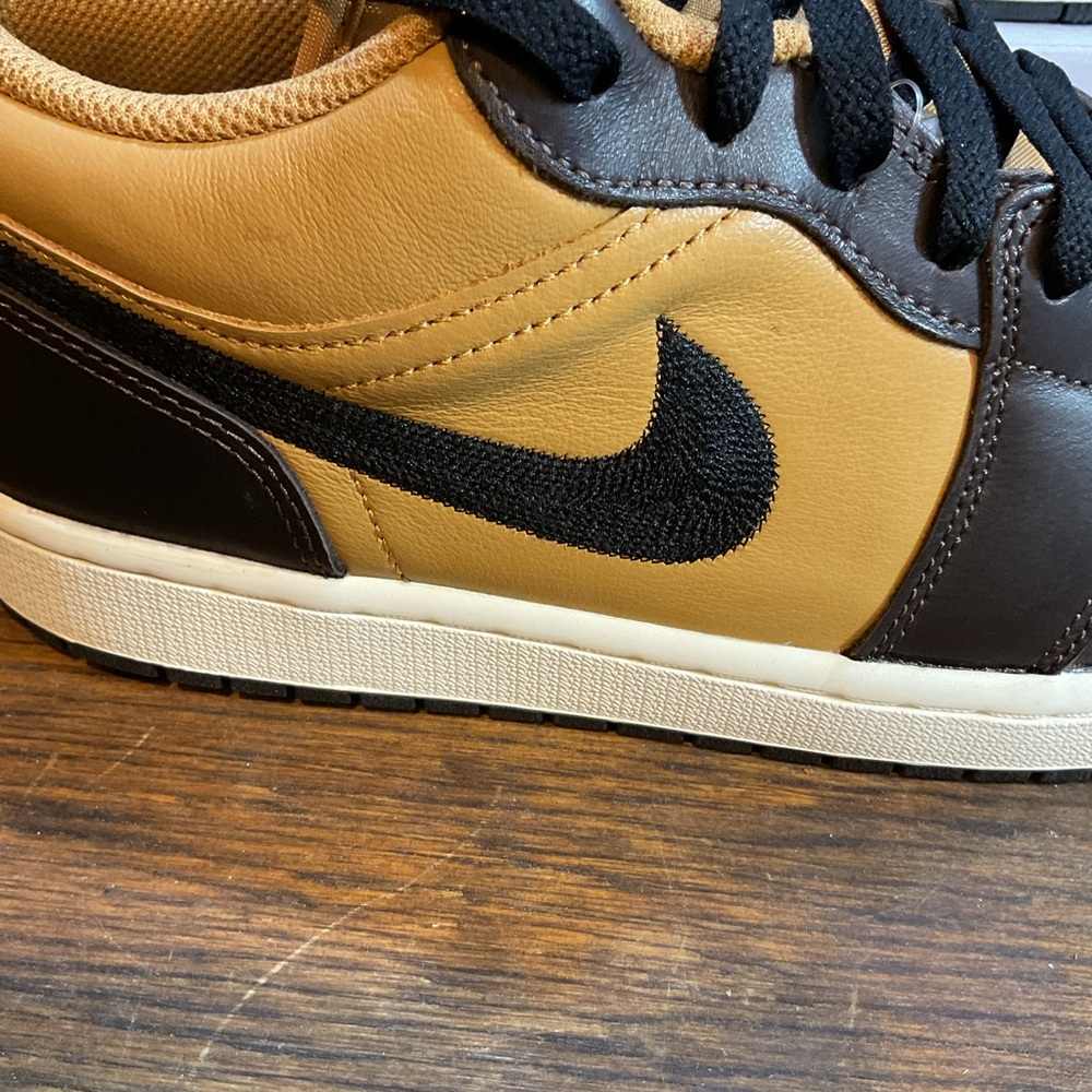 Air Jordan 1 Retro Low 10.5 Flax/Baroque Brown/Vintage Coral/Black - Picture 3 of 7